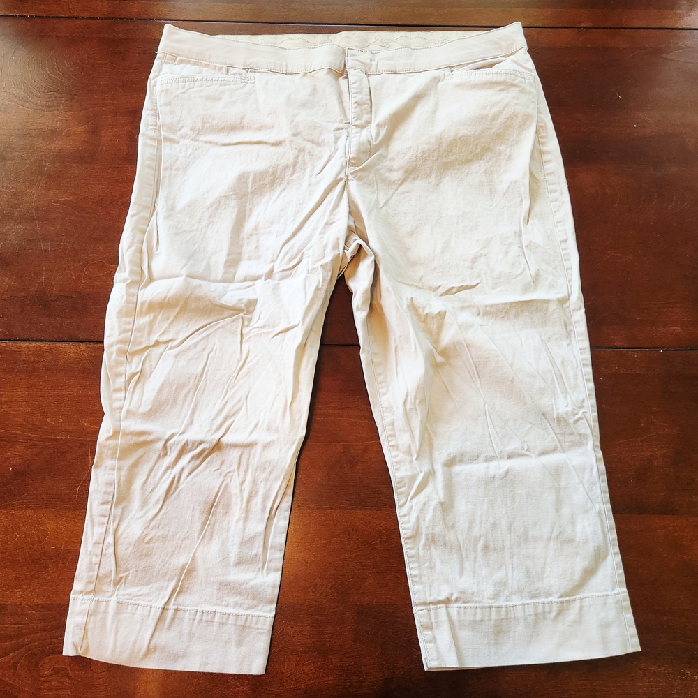 Maureen Plus Size Women's Cream Capris Pants Size 18 Cropped